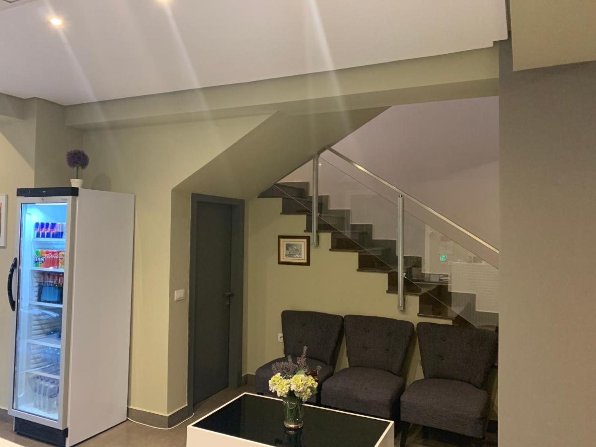 Soleo Hotel Тирана Экстерьер фото